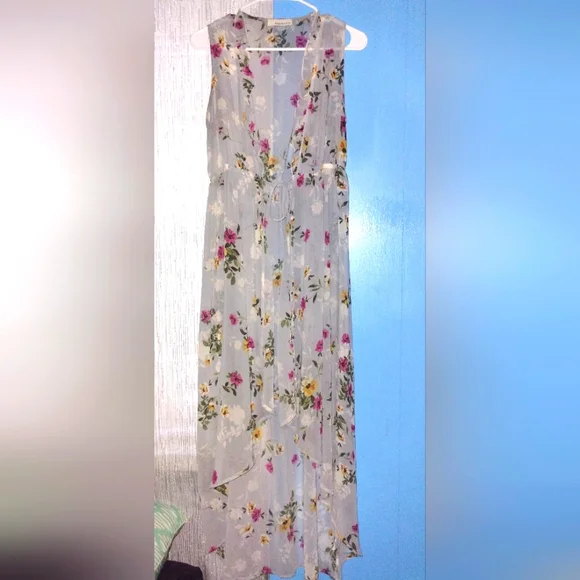 NWOT Floral Sheer Sleeveless Kimono - Picture 4 of 6